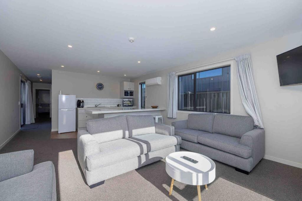 تي أناو Great Views From New 2 Bedroom Apartment المظهر الخارجي الصورة